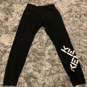 Kenzo Black sweatpants back pocket . 2 pockets in the front